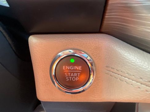 Used 2022 Ford Expedition Limited RWD image 27