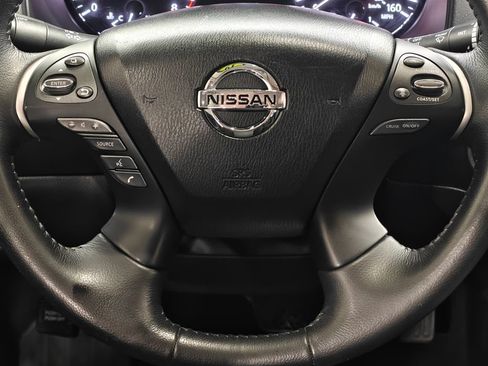 Used 2019 Nissan Pathfinder SV AWD/4WD image 5