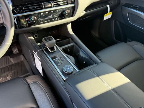 New 2025 Nissan Pathfinder SL image 15