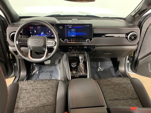 Used 2024 Chevrolet Colorado Z71 w/ Z71 Convenience Package 2 image 33