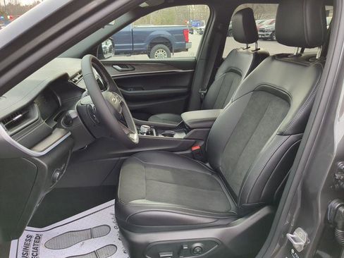 New 2026 Jeep Grand Cherokee L 4WD image 9