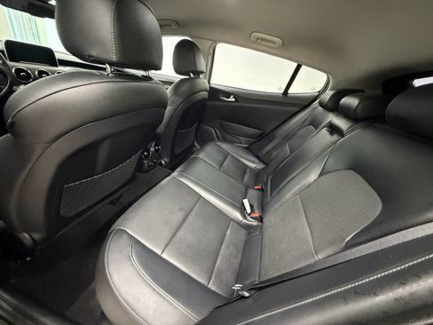 Used 2019 Kia Stinger RWD image 16