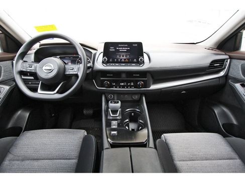 Certified 2023 Nissan Rogue SV FWD image 9