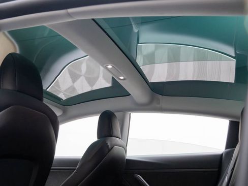 Used 2020 Tesla Model 3 Standard Range Plus image 16