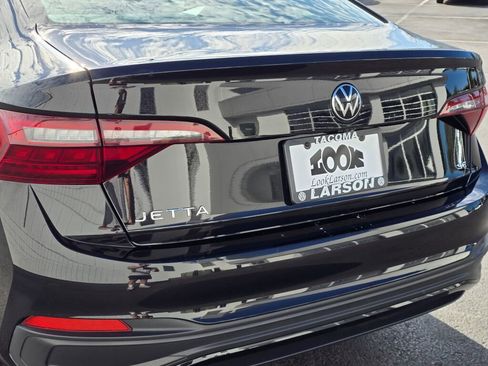 Used 2024 Volkswagen Jetta SE image 13