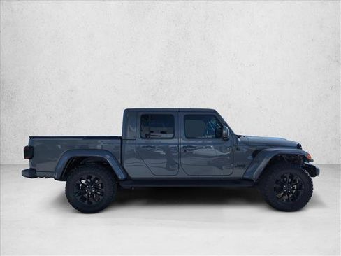 Used 2022 Jeep Gladiator Overland image 4