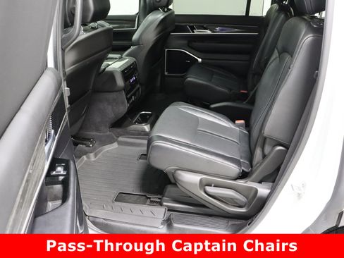 Used 2022 Jeep Wagoneer Series III w/ Premium Group I image 32