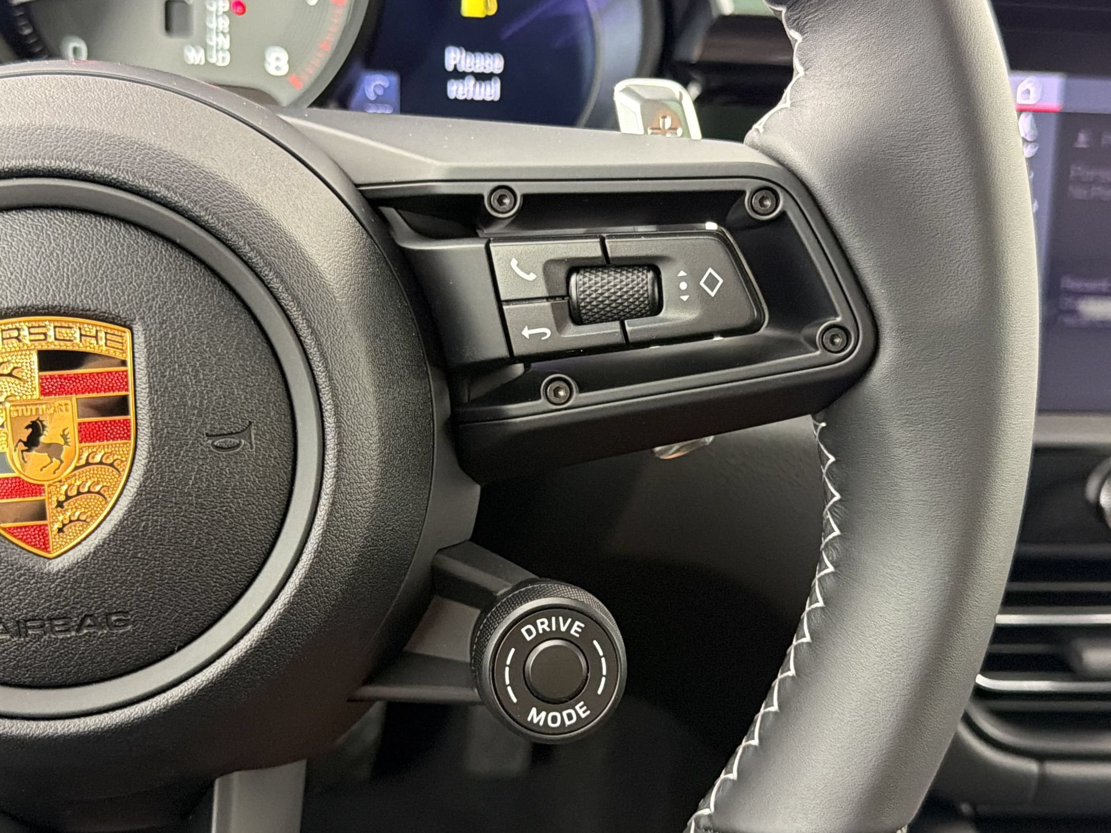 Certified 2026 Porsche Macan Turbo AWD/4WD image 23