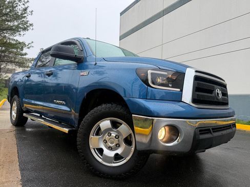 Used 2010 Toyota Tundra 4x4 CrewMax image 5