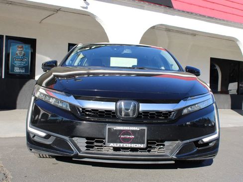 Used 2018 Honda Clarity Plug-In Hybrid image 3