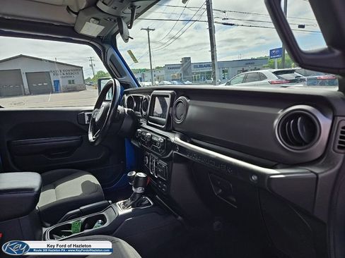 Used 2023 Jeep Wrangler Unlimited w/ Cold Weather Group AWD/4WD image 18
