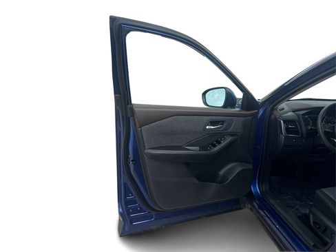 Used 2021 Nissan Rogue SV image 20