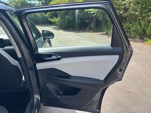 New 2025 Volkswagen Taos S image 8