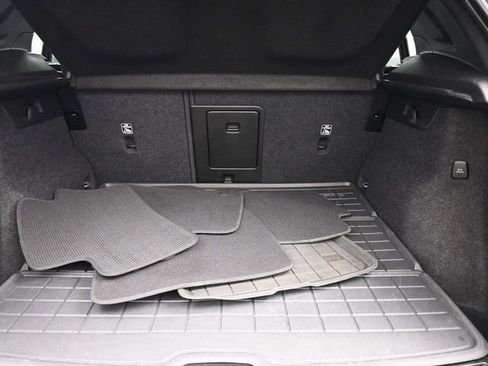 Used 2023 Volvo XC40 B5 Plus w/ Protection Package Premier image 28