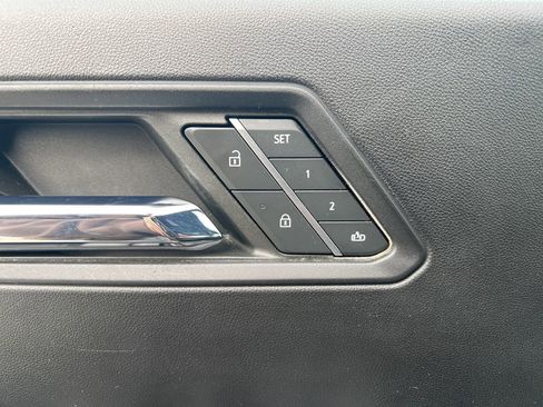 Used 2023 Chevrolet Colorado Z71 w/ Z71 Convenience Package 2 image 24