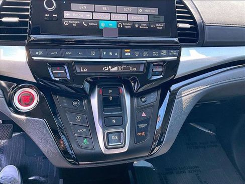 Used 2025 Honda Odyssey Touring image 21