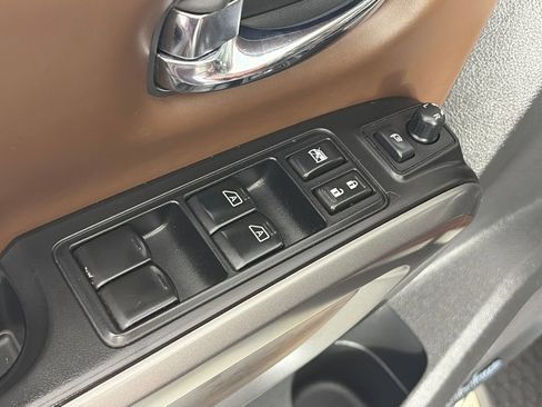 Used 2017 Nissan Titan Platinum Reserve AWD/4WD image 26