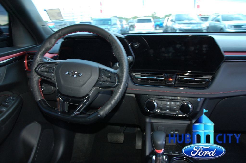 Used 2026 Chevrolet TrailBlazer RS FWD image 19
