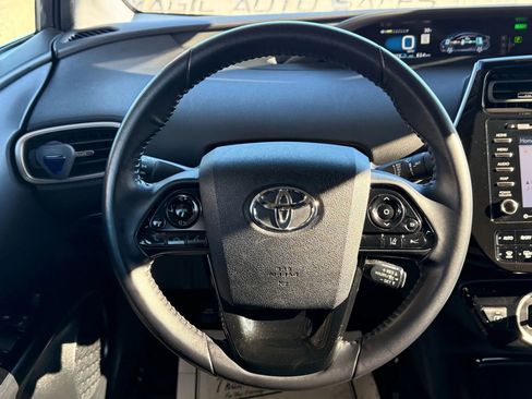 Used 2021 Toyota Prius Prime LE image 32