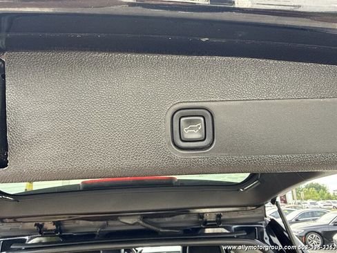 Used 2012 GMC Yukon Denali AWD/4WD image 13