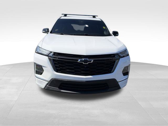 Used 2023 Chevrolet Traverse Premier FWD image 2