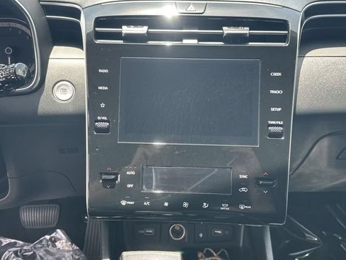 Certified 2024 Hyundai Tucson SEL FWD image 19