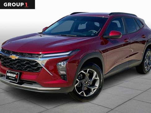 Certified 2024 Chevrolet Trax LT image 1