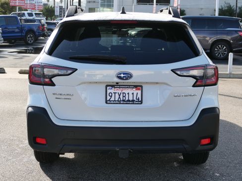 Certified 2025 Subaru Outback Premium image 4