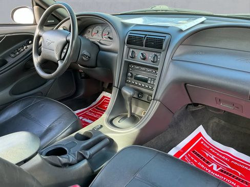 Used 2003 Ford Mustang Premium image 17