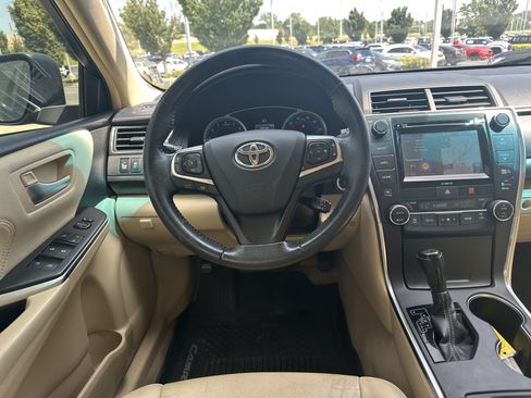 Used 2014 Toyota Camry SE FWD image 16