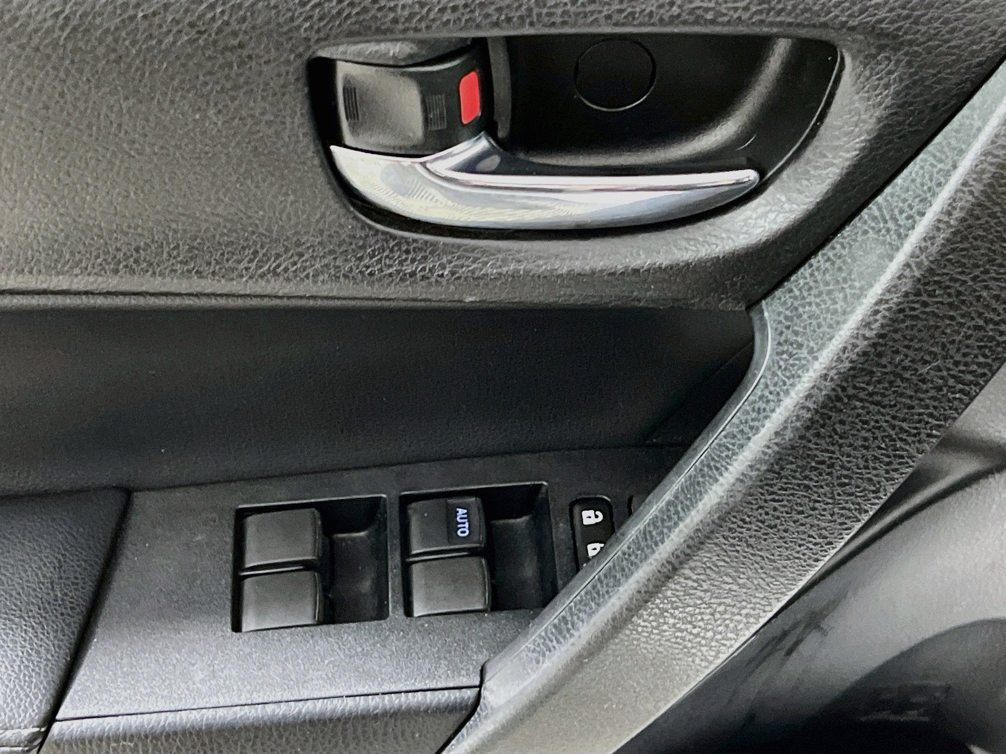 Used 2017 Toyota Corolla SE FWD image 17