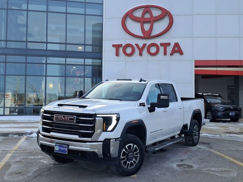 Used 2024 GMC Sierra 3500 SLE w/ SLE Value Package image 1