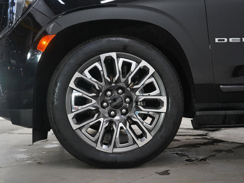 Used 2024 GMC Yukon Denali Ultimate AWD/4WD image 33