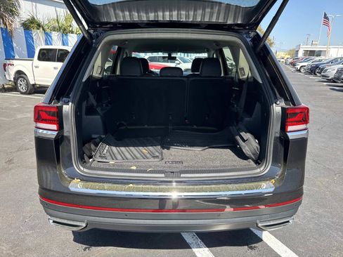 Used 2023 Volkswagen Atlas SE w/ Black Wheel Package image 11
