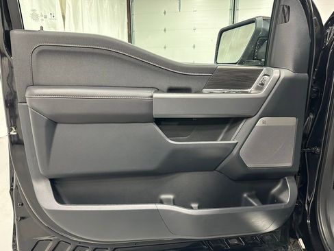 Used 2025 Ford F150 Lariat w/ Equipment Group 501A Mid image 8