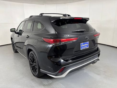 Used 2023 Toyota Highlander XSE FWD image 6