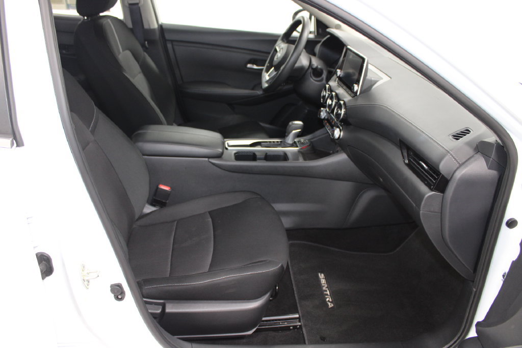 Used 2025 Nissan Sentra SV FWD image 24