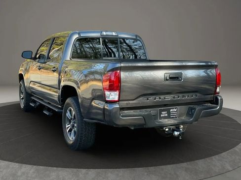 Used 2019 Toyota Tacoma SR w/ SR Convenience Package image 4