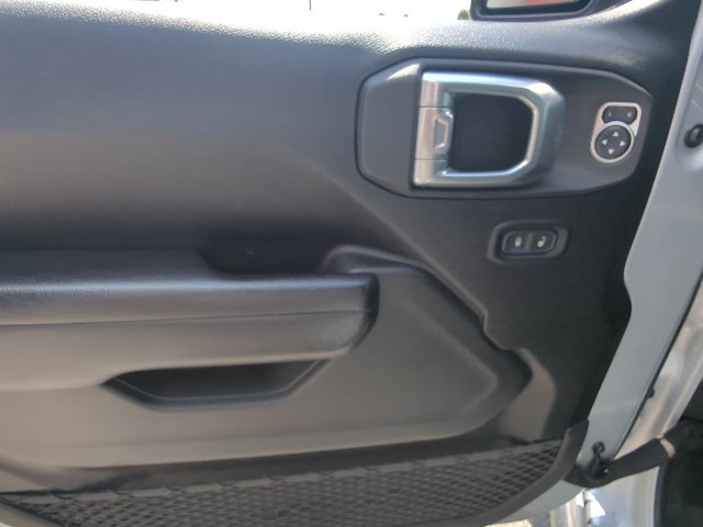Used 2024 Jeep Wrangler Unlimited Rubicon AWD/4WD image 11