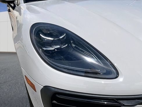 Used 2023 Porsche Macan Turbo AWD/4WD image 12