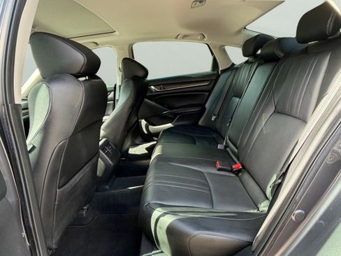 Used 2019 Honda Accord Touring image 15