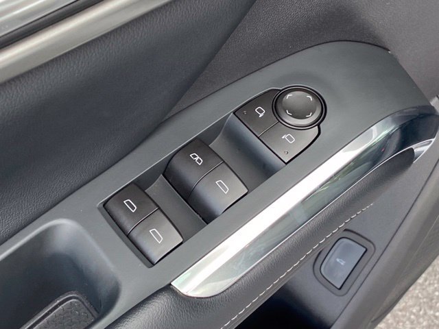 Used 2026 Chevrolet Traverse LT w/ LPO, Floor Liner Package FWD image 12