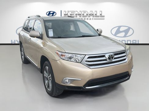 Used 2013 Toyota Highlander Limited image 1