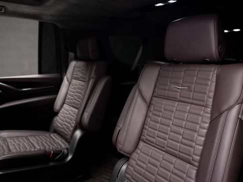 Used 2023 Cadillac Escalade ESV Sport Platinum w/ Heavy-Duty Trailer Package image 71