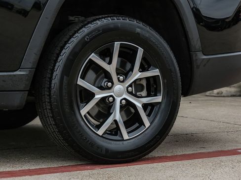 Used 2023 Jeep Grand Cherokee L Limited image 68