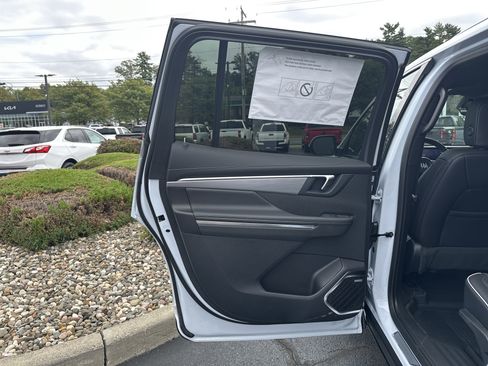 New 2026 Buick Enclave Preferred w/ Power Package image 28