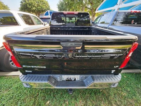 Used 2024 Chevrolet Silverado 1500 LT w/ Z71 Off-Road Package AWD/4WD image 5