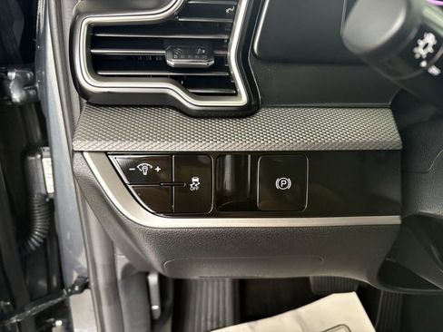 Certified 2025 Kia Sportage LX image 26