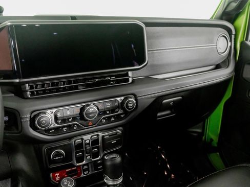 Used 2025 Jeep Wrangler Rubicon 392 image 39