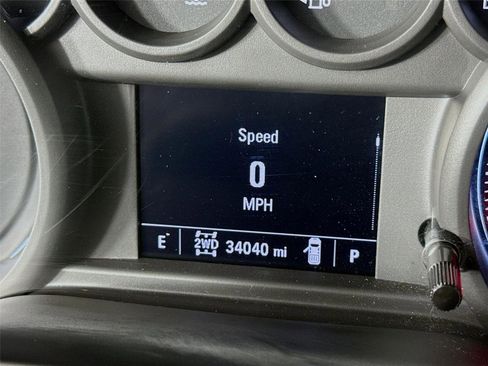 Used 2022 Chevrolet Silverado 1500 Custom image 2